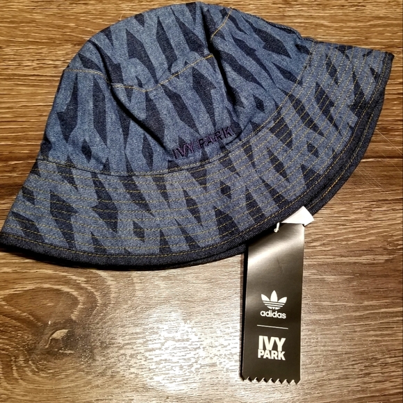 Ivy Park Rodeo X Adidas Bucket Hat 